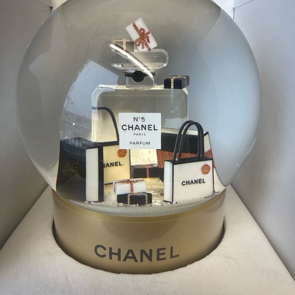 CHANEL Snow Globe with Gold Base - Picture 3 of 7